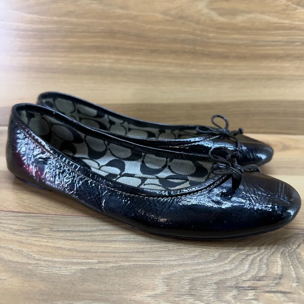 Coach Lonnie Y2K Ballet Flat 7 M Black Patent Leather Bow Chic Minimalist Casual